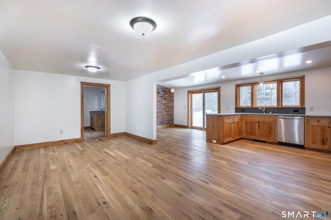 Photo - 14 Browns Ln