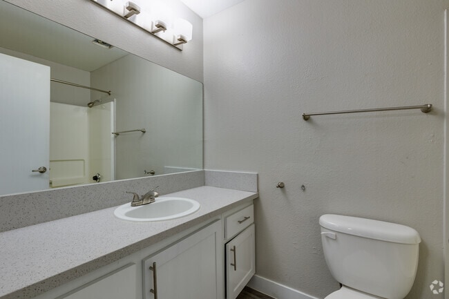 1 BR, 1 BA - 657 PIES2