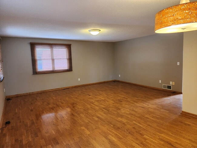 Photo - 3131 Dubuque St NE