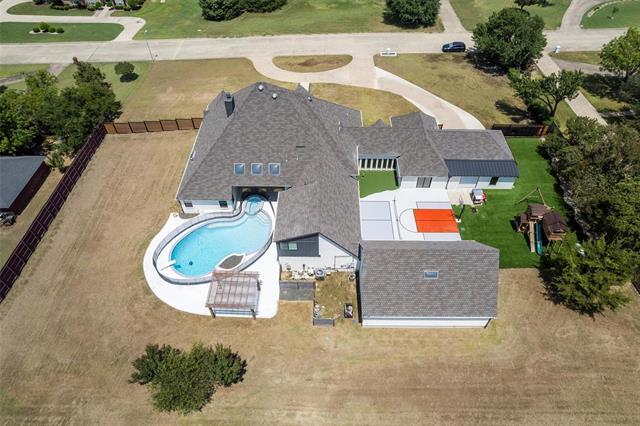 Photo - 209 Carriage Hill Ln