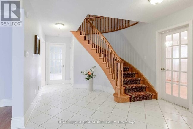 Photo - 14 Canterbury Crescent