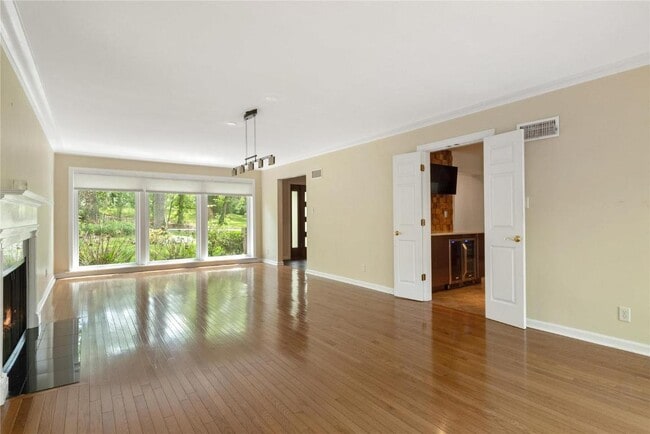 Photo - 101 Graybridge Rd