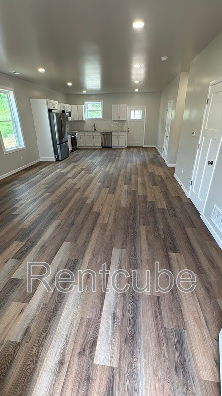 3860 Peru Rd