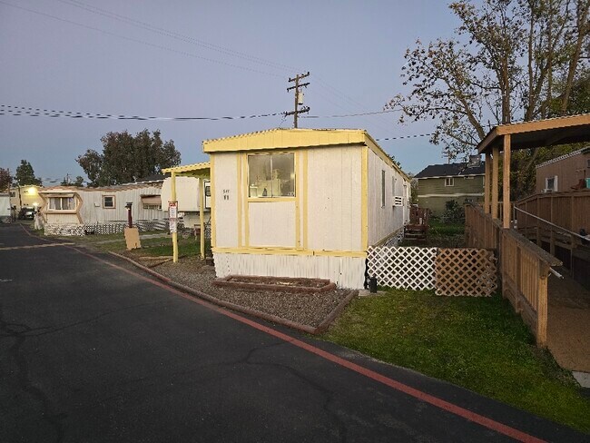 Photo - 2065 Atwater Blvd