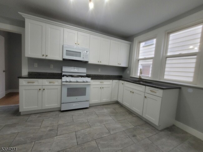 Photo - 766-768 Hamilton St