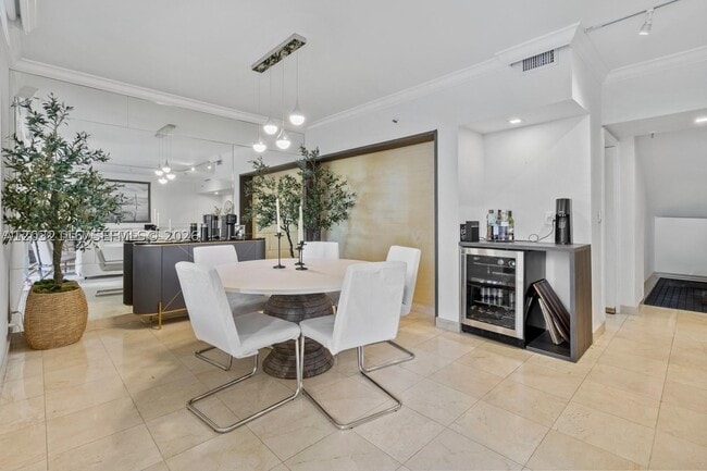 520 Brickell Key Dr