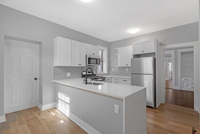 Photo - 51 Glenville Ave Unidad 28-2