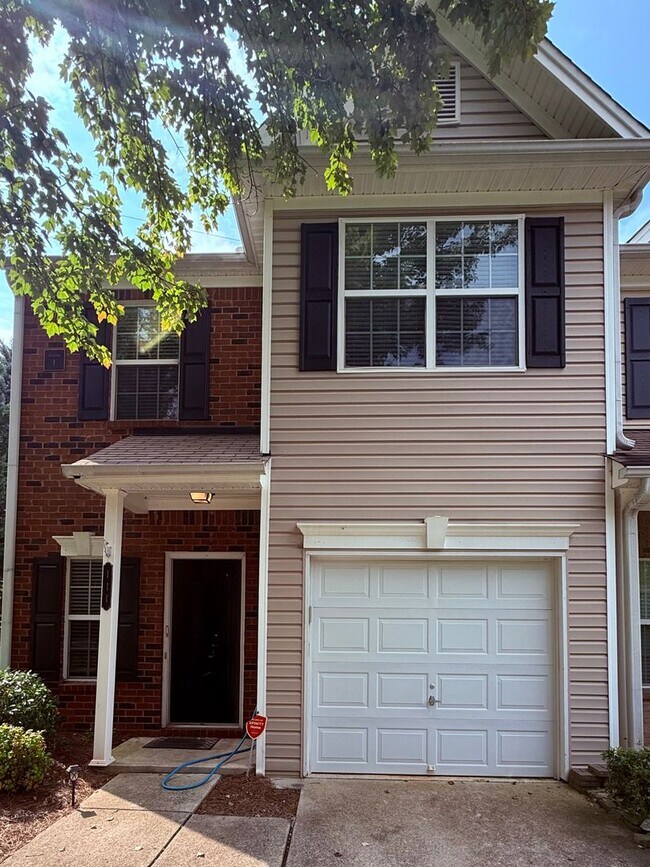 Building Photo - Downtown Cumming rental - End unit townhome!