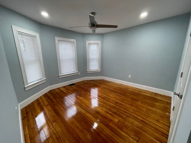 Photo - 3 Mossland St