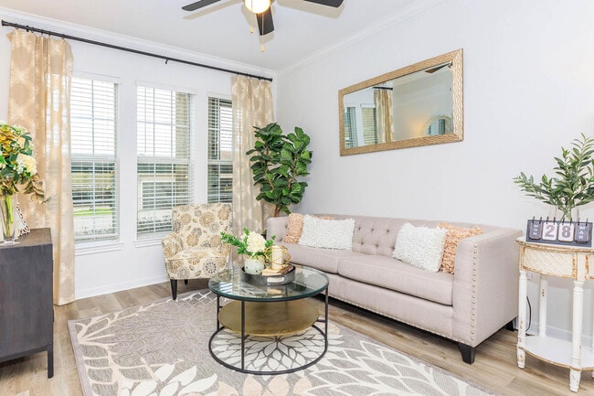 Photo - Woodland Point