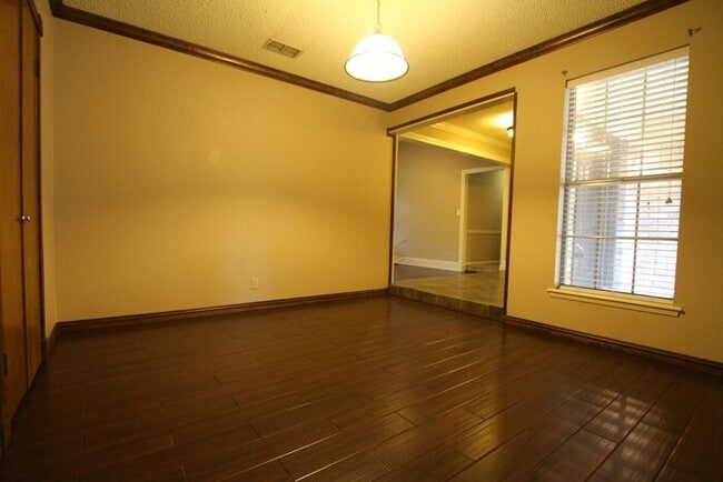 Photo - 3-bedroom, 2-bathroom gem!