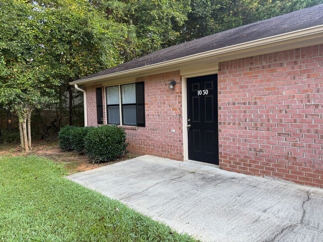 Building Photo - 1030/1032 Nash Ct Unit 1030 Nash Ct Rental
