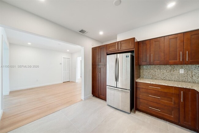 Photo - 47 Oviedo Ave