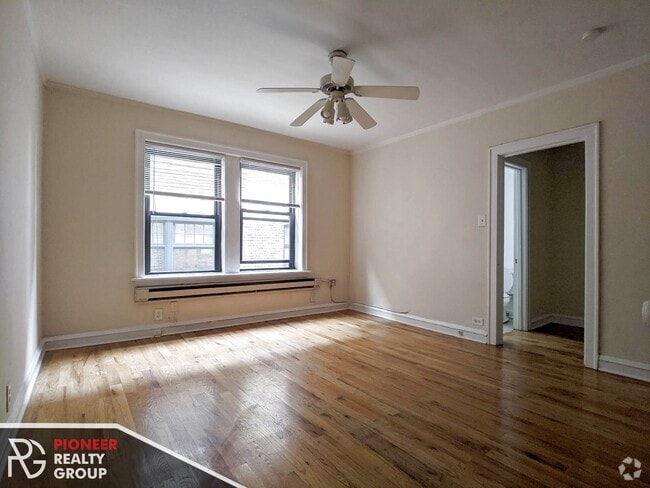 Building Photo - 546 W Wellington Ave Rental