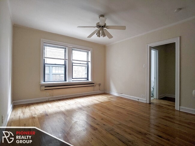 Building Photo - 546 W Wellington Ave Rental