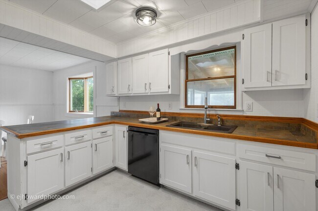 Photo - 175 May St