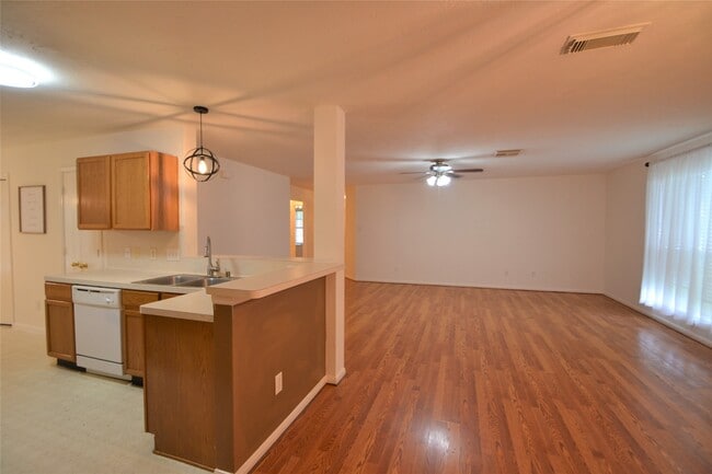 Photo - 5126 Riverwood Dr