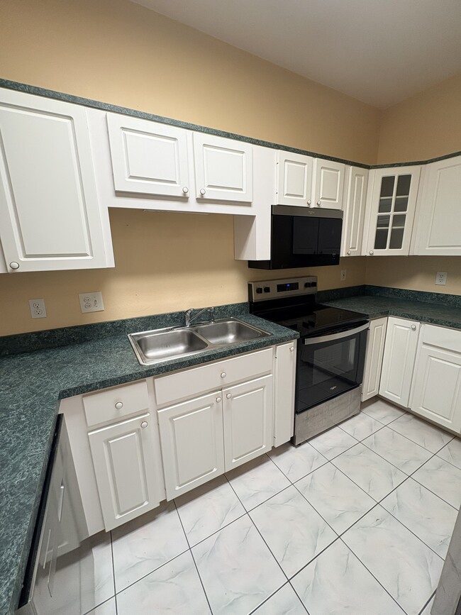 Photo - 1054 Claudia St