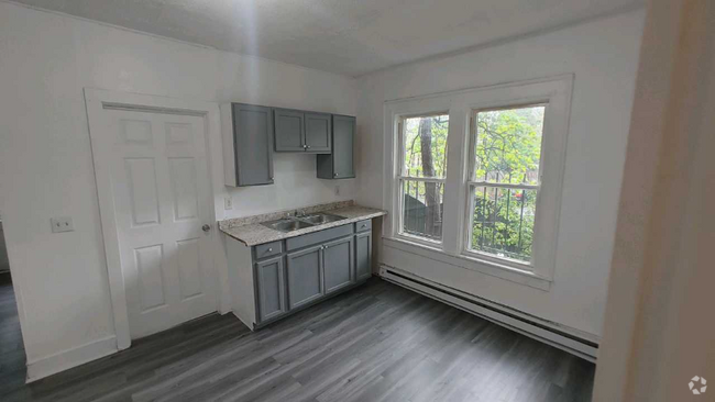 Building Photo - 84 Chestnut St Unit 1S Rental