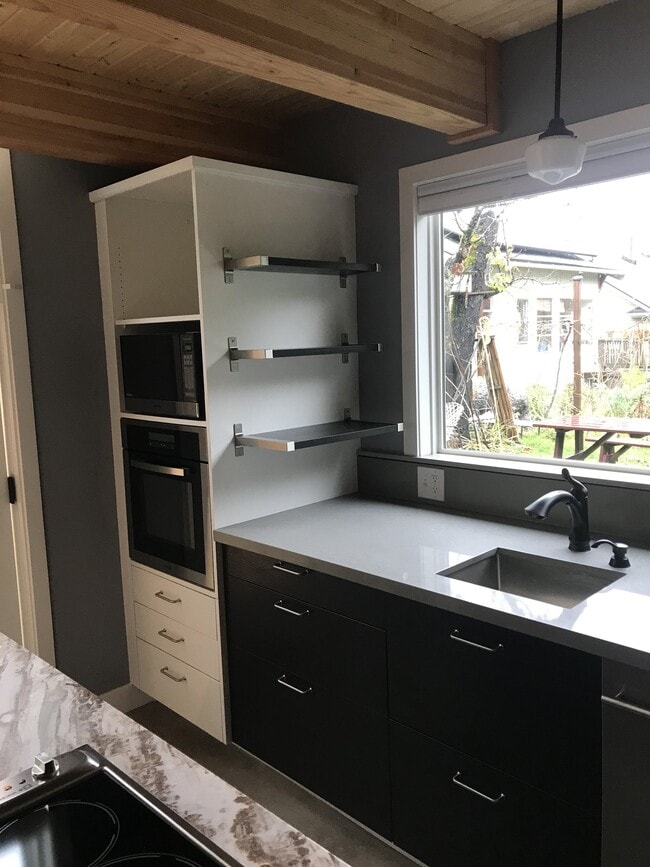 Photo - 1412 SE Carlton St