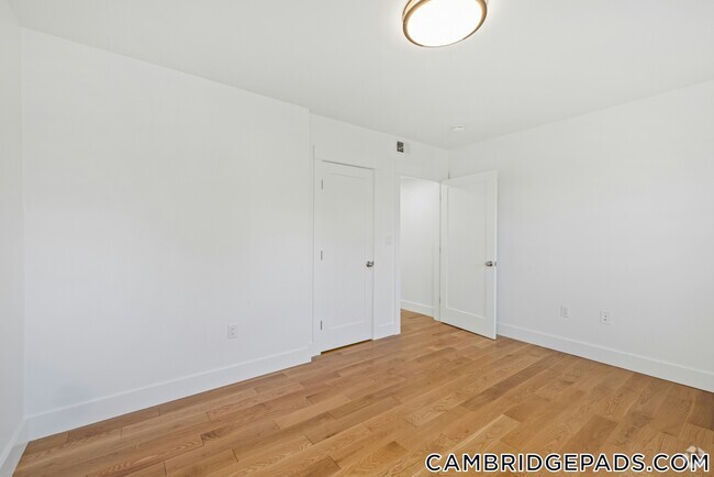 Building Photo - 406 Columbia St Unit 1 Rental
