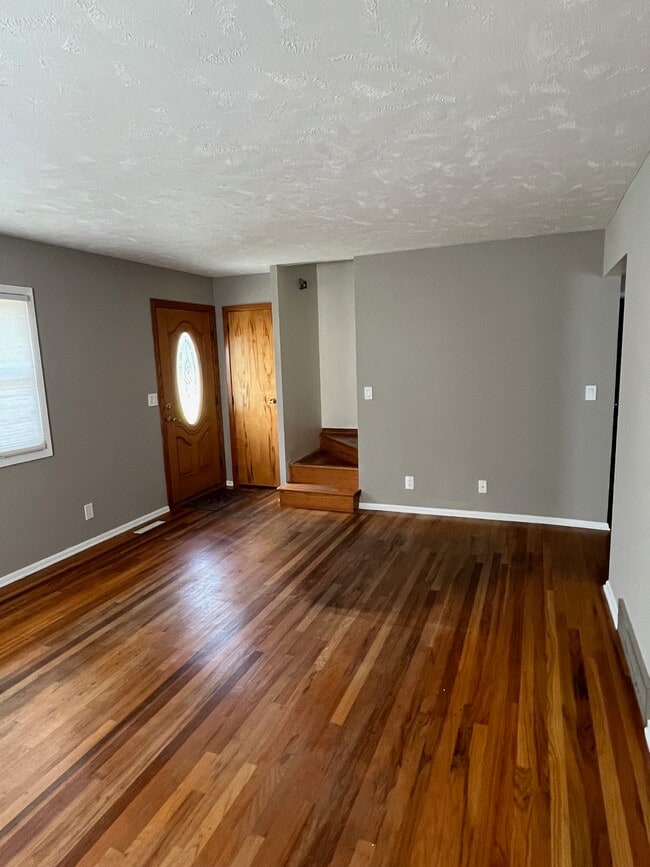 Living Room/Front Door - 12505 A St