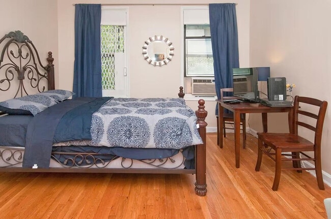 Photo - 1581 1st Ave Unidad ID1032059P