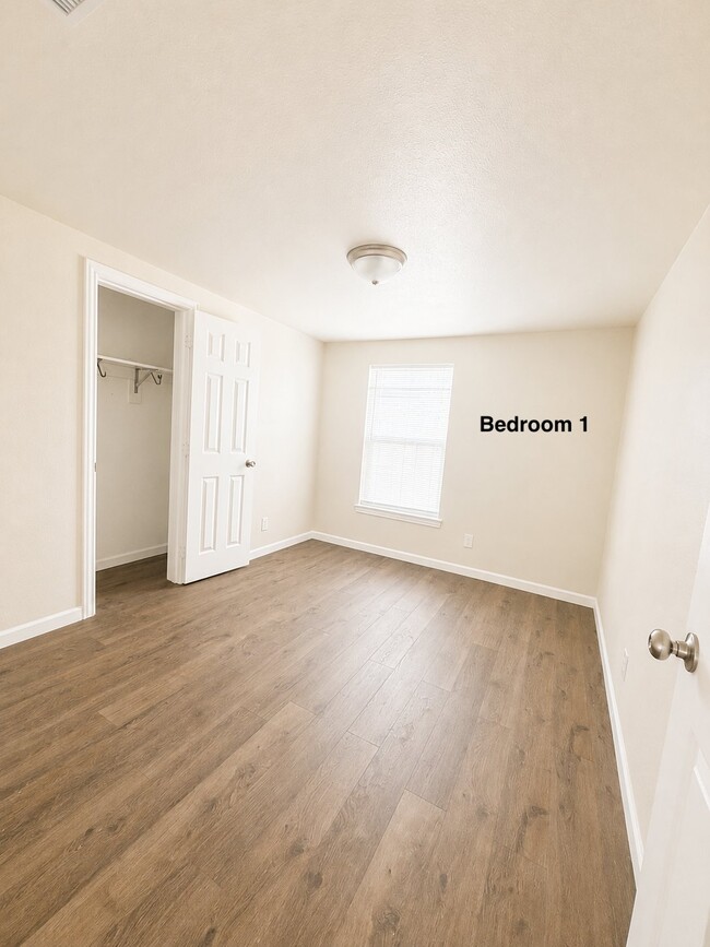 Photo - 824 Karnes St Unit A