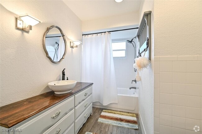 Building Photo - 3131 Calusa Ave Rental