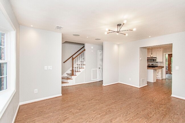 Photo - 1825 Sussex Rd