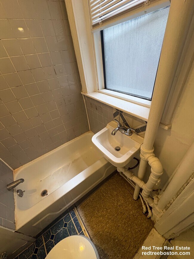 9 Myrtle St Unit 4