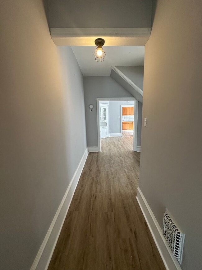Photo - LARGE 4 Bed, 1.5 Bath ready for rent!