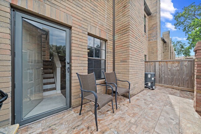 Photo - 9850 Pagewood Ln Unit 1402
