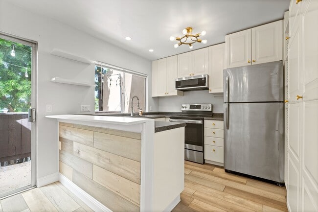 Photo - 7930 Mission Center Ct Unit L