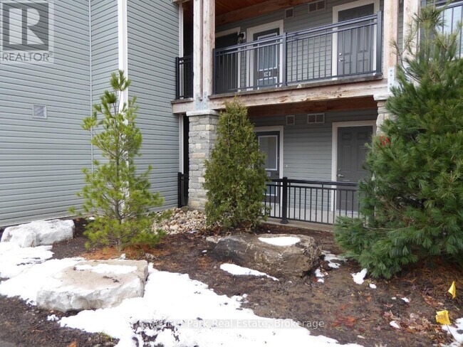 Photo - 2 Cove Ct Unité 102