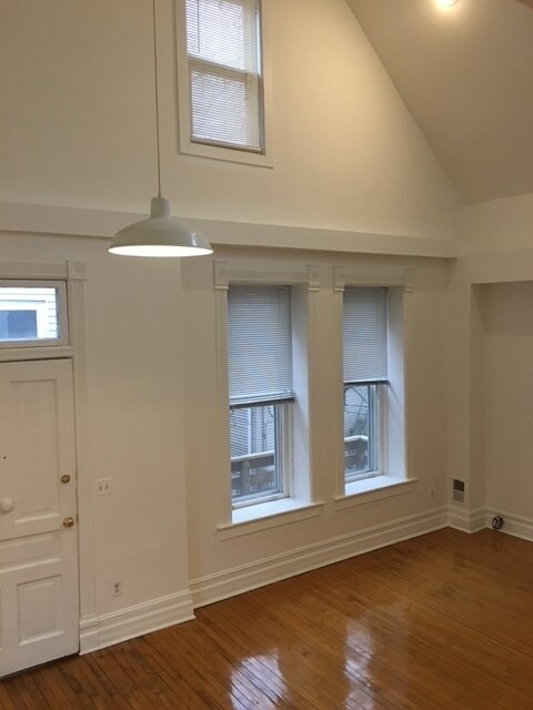 Photo - 3018 N Racine Ave Unidad 2R