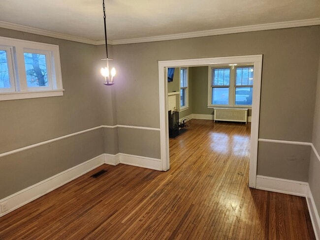 Photo - SHORT TERM Single Family 5 BR House in Harrisonburg Available NOW