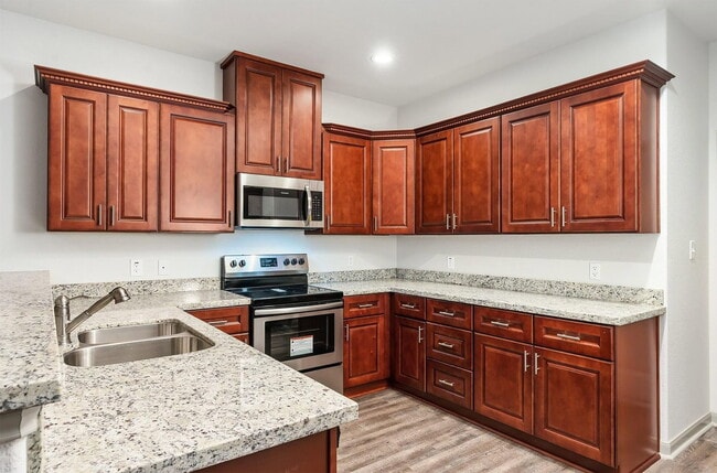 Photo - 918 Shady Ln