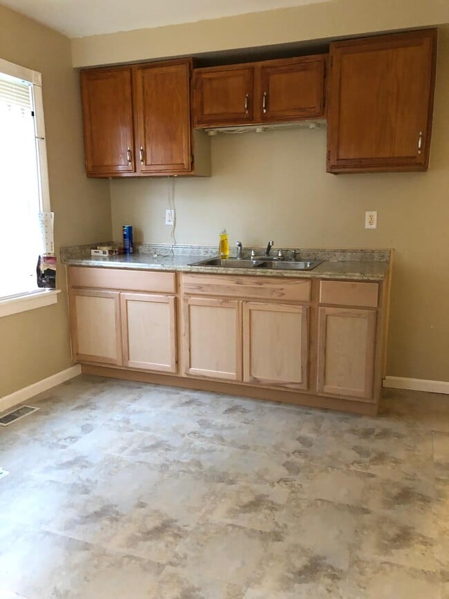 Photo - 20225 Anglin St