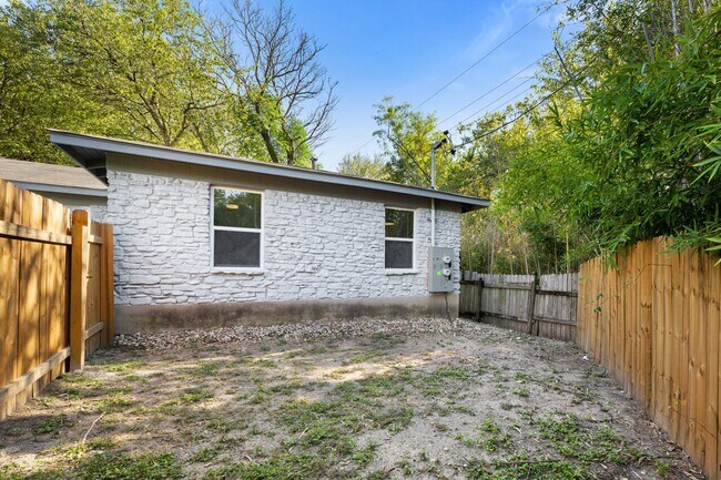 Photo - 2303 Metcalfe Rd Unit - A