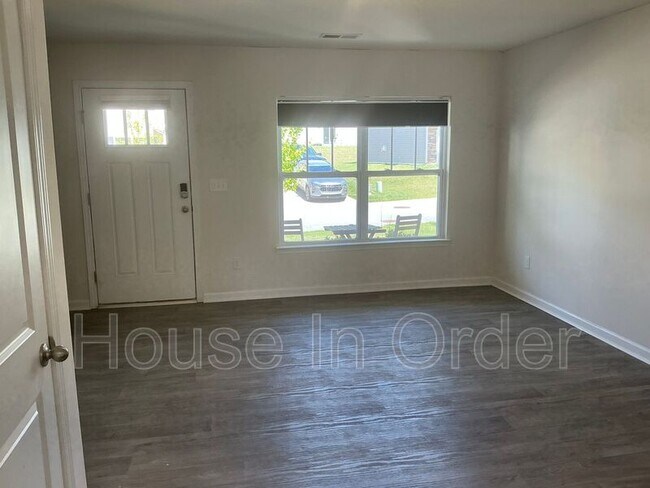 Photo - 341 Oak Br Rd