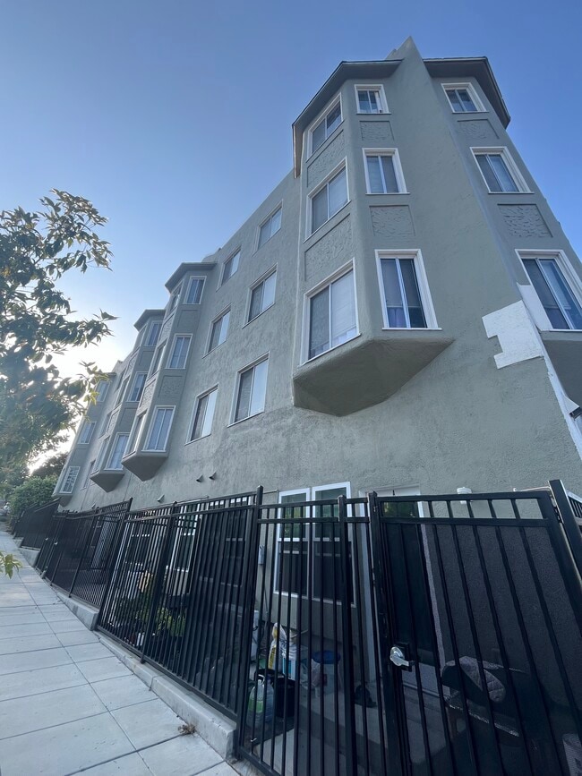 3201 Beaumont Ave.