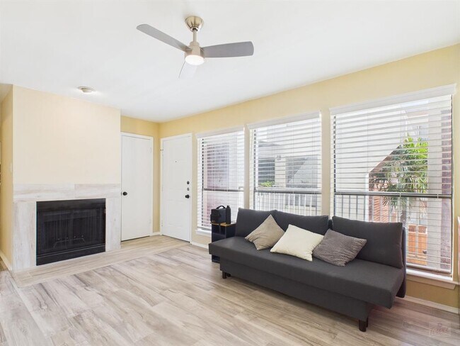 Photo - 3115 Helms St Unit 202