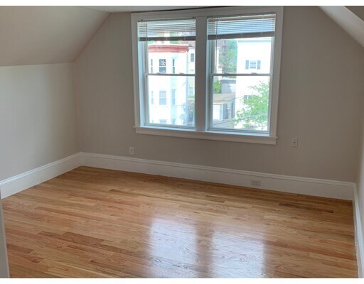 Photo - 81 Newton St