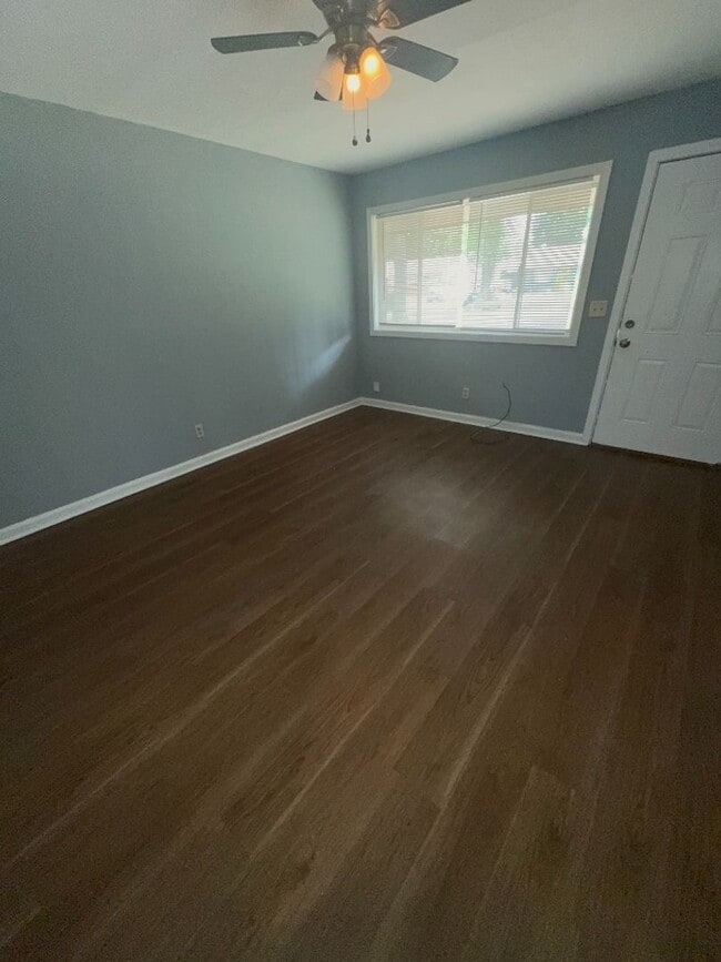 Photo - 2476 Blan St