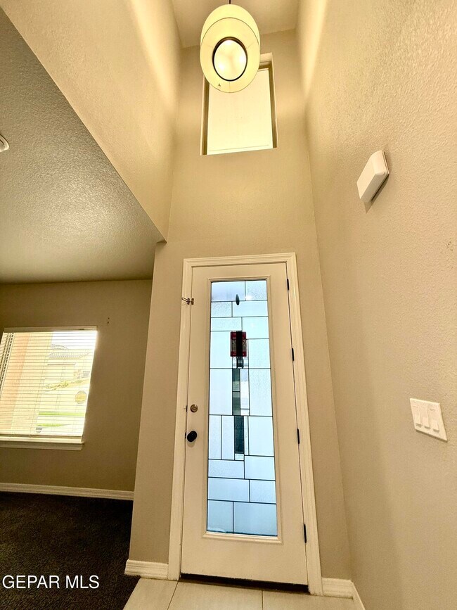 Photo - 12824 Linstead Ave