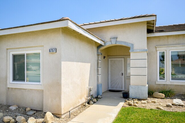 Photo - 6757 Royal Crest Ct