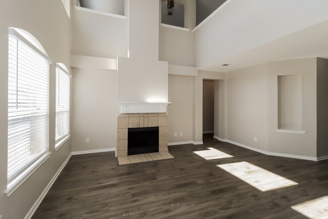 Photo - 539 W Metcalfe St