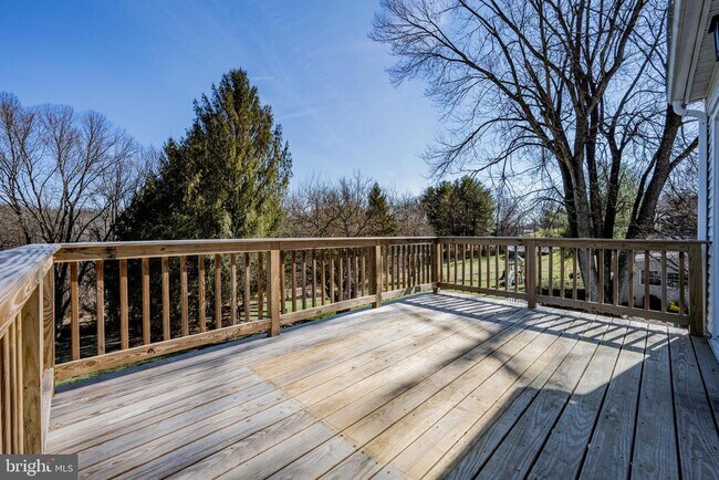 Photo - 2402 Raintree Ave