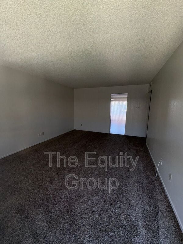 1865 Emma Lee Ln